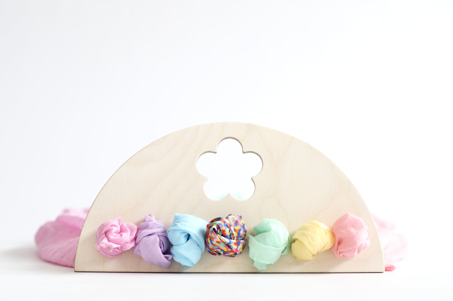 Wooden display small - flower